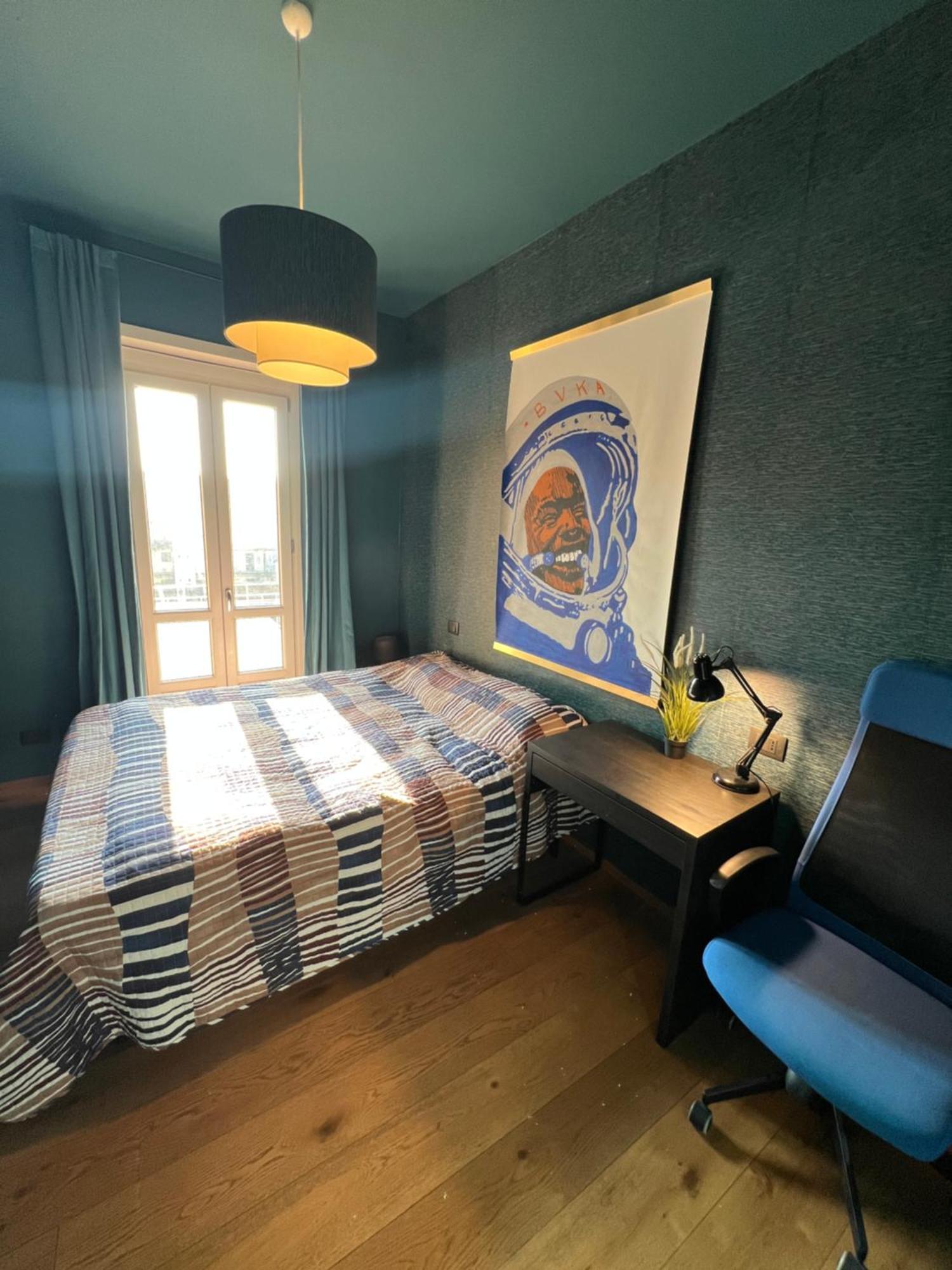 Room With Private Balcony On The Dora River 토리노 외부 사진