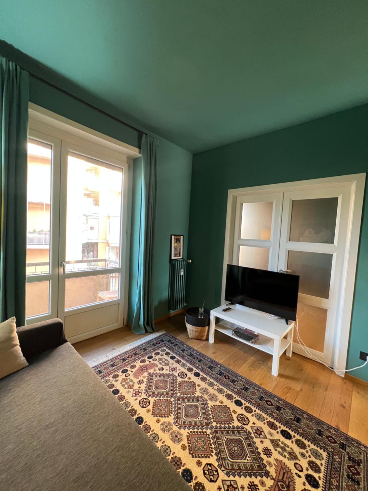 Room With Private Balcony On The Dora River 토리노 외부 사진
